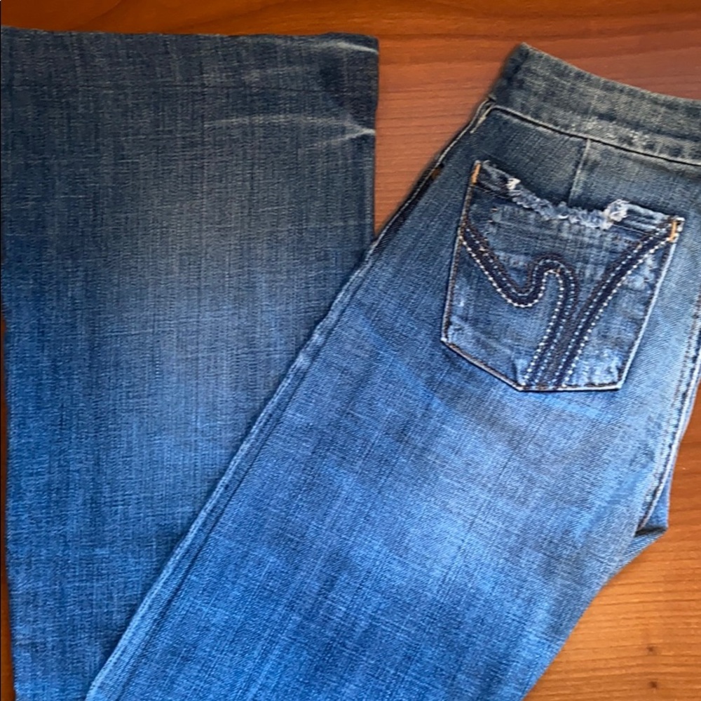 Low waisted full leg slightly distressed pockets